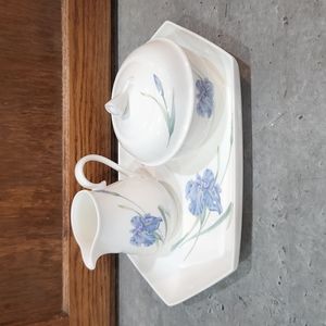 Christopher Stuart Iris Y1519 Cream and Sugar Set